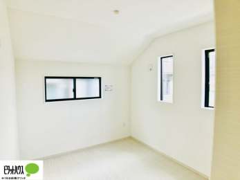 �q�������@2�ʍ̌��Ŗ��邭�A���ʂ��̗ǂ��������ł��B