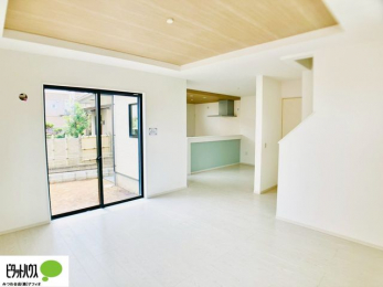 ���r���O�@�l�C�̑ΖʃL�b�`���ŉƑ��݂�Ȃ������ꏏ�B