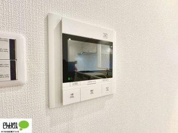 ���̑��@������Ԃ����S��TV���j�^�[�t���C���^�[�z��