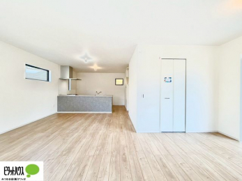 �@���r���O����̓L�b�`���ɂ���}�}��p�p��������̂ŁA���q�l���V�񂾂�x�񂾂���S���ĉ߂������Ƃ��ł��܂��B