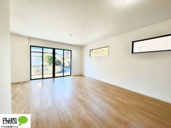 ���r���O�@�傫�ȑ�����ۓI�ȃ��r���O�́A�������邢��C�ɂ��Ă���܂��ˁB