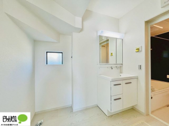 ���ʑ�E���ʏ��@�{�H��ʐ^�@�O�ʋ��̗���A�V���N���ȂǑ������[��������A�L�X�Ƃ������ʉ��ϑ�ł��B