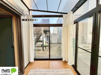 ���[�@�a���ɗאڂ����T�����[���I���������₨�q�l�̗V�я�ɕ֗����Ǝ��Ǝq��Ă𗼗����₷���Ԏ��ł��B