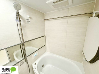 �����@�����̔�������Ă����o�X���[���͍L�X�������B�x���͂��q�l�ƈꏏ�ɗV�тȂ������܂��ˁB