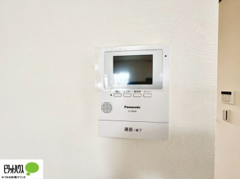 ���̑��@������Ԃ����S��TV���j�^�[�t���C���^�[�z��