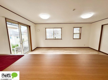 ���r���O�@�傫�ȑ�����ۓI�ȃ��r���O�́A�������邢��C�ɂ��Ă���܂��ˁB