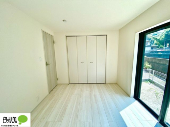 ���[�@���ꂼ��̂������Ɏ��[�X�y�[�X������̂Ńv���C�x�[�g�ȉו����g�߂ɒu�����Ƃ��ł��܂��B