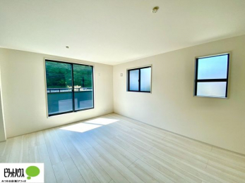 ���̑��@�傫�ȑ�����ۓI�ȃ��r���O�́A�������邢��C�ɂ��Ă���܂��ˁB