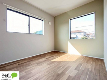 ���̑����ρ@2�ʍ̌��Ŗ��邭�A���ʂ��̗ǂ��������ł��B