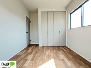 ���[�@���ꂼ��̂������Ɏ��[�X�y�[�X������̂Ńv���C�x�[�g�ȉו����g�߂ɒu�����Ƃ��ł��܂��B