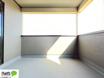 �o���R�j�[�@�����t���̃o���R�j�[�Ȃ̂ŉJ�̓����C�ɂ������󂪂ł��܂��B