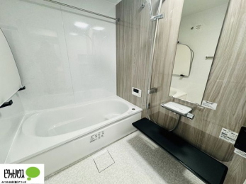 �����@�����������F���̗����ŁA1���̔��������������Ă��������B