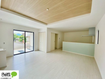 rO@傫ȑ̂郊rO͖邭AʂǂAƑ݂Ȃ̏΂n܂B