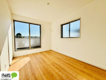 ���[�@�傫�ȑ����疾�邢�z�˂�������܂��B