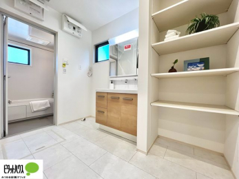 ���ʑ�E���ʏ��@���ʏ��Ɏ��[�X�y�[�X��݂��܂����B������^�I���A�X�g�b�N��܂Ȃǉ����Ƒ����̂Ń��l���ɃX�y�[�X������Əd�󂵂܂��B