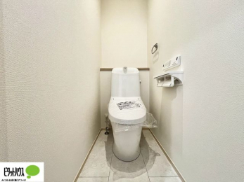 �g�C���@1�E2�K�E�H�V�����b�g�g�C�������B