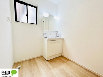 ���ʑ�E���ʏ��@�{�H��ʐ^�F���ʎ��ɏ���������A�J�r�\�h�ɂ��B�傫�ȋ��Ō��₷�����ʉ��ϑ�ł�