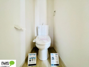 �g�C���@�{�H��ʐ^�F1�E2�K�E�H�V�����b�g�g�C�������B