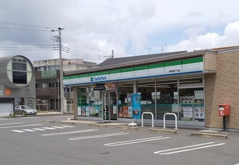 ���ӊ��@�t�@�~���[�}�[�g���K�u��O���ړX �k��4���B 260m