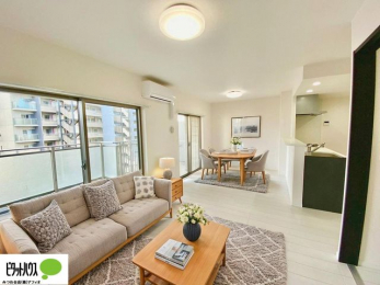 ���r���O�@�傫�ȑ�����ۓI�ȃ��r���O�́A�������邢��C�ɂ��Ă���܂��ˁB�����ۂ̎����ʐ^��CG�ŉƋ��z�u�����C���[�W�ł���A���ۂƂ͑����قȂ�܂��B