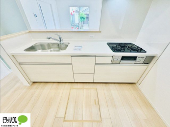 �L�b�`���@�{�H��ʐ^�F������ꂵ�₷��3���R�����B�����̎��ԒZ�k���ł��āA�X���[�Y�ɗ����ł��܂��B