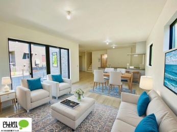 rO@ۂ̎ʐ^CGŉƋzuC[WłAۂƂ͑قȂ܂B