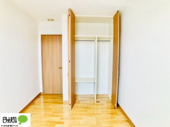 ���[�@���ꂼ��̂������Ɏ��[�X�y�[�X������̂Ńv���C�x�[�g�ȉו����g�߂ɒu�����Ƃ��ł��܂��B