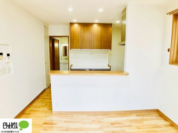 ���̑��@���r���O����̓L�b�`���ɂ���}�}��p�p��������̂ŁA���q�l���V�񂾂�x�񂾂���S���ĉ߂������Ƃ��ł��܂��B