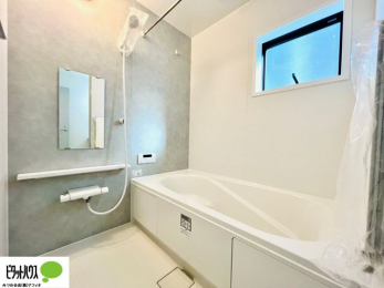 �����@�{�H��ʐ^�F1���̔�����������x���̓��͂��q�l�Ƃ̃R�~���j�P�[�V�����̏�Ƃ���