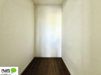 �O�ώʐ^�@�Ƒ��̃R�[�g�Ȃǎ��[�ł��錺�։��̃E�H�[�N�C���N���[�[�b�g�B