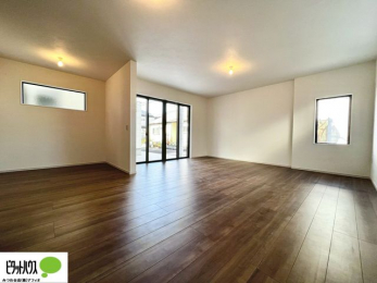 ���r���O�@�Ƒ��݂�Ȃ�������肭�낰��L�X�Ƃ����P�T���ȏ�̃��r���O�ł��B