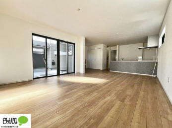 ���r���O�@�L�X�k�c�j�I����̑傫�ȃ\�t�@��u���Ă������f��ӏ܂��ǂ��ł��ˁB