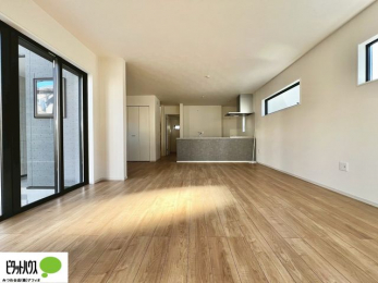 ���r���O�@���r���O����̓L�b�`���ɂ���}�}��p�p��������̂ŁA���q�l���V�񂾂�x�񂾂���S���ĉ߂������Ƃ��ł��܂��B