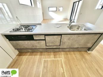 �L�b�`���@�Ƒ��Ƃ��b���Ȃ���y���������ł���J�E���^�[�L�b�`���B