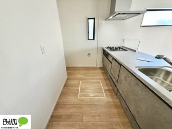 �L�b�`���@�V�z�Ȃ�ł͂̃s�J�s�J�̃L�b�`���͖����̂��������y�������Ă���܂��ˁB