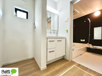 ���ʑ�E���ʏ��@�g���₷���V���v���Ȑ��ʉ��ϑ�B�����̎x�x�͂�������n�܂�܂��B