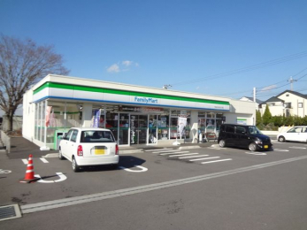 ���ӊ��@�t�@�~���[�}�[�g��t�����݂��u�㒚�ړX �k��3���B 200m