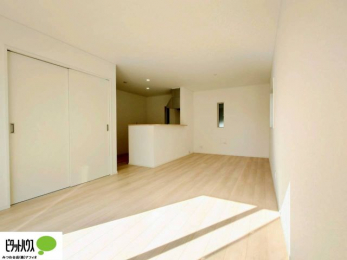 ���r���O�@�l�C�̑ΖʃL�b�`���ŉƑ��݂�Ȃ������ꏏ�B