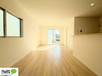 ���r���O�@�傫�ȑ�����ۓI�ȃ��r���O�́A�������邢��C�ɂ��Ă���܂��ˁB