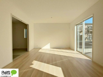 ���r���O�@�傫�ȑ�����ۓI�ȃ��r���O�́A�������邢��C�ɂ��Ă���܂��ˁB