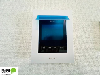 ���̑��@�{�H��ʐ^�@������Ԃ����S��TV���j�^�[�t���C���^�[�z��