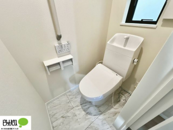 �g�C���@1�E2�K�E�H�V�����b�g�g�C�������B