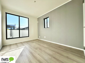 �Q���@����̏I���ɕv�w�ł������߂������Q���B�L���ɂ�Ƃ肪����A�Ƒ��̋C�z�������Ȃ������������x�߂���S�̃v���C�x�[�g��Ԃł��B