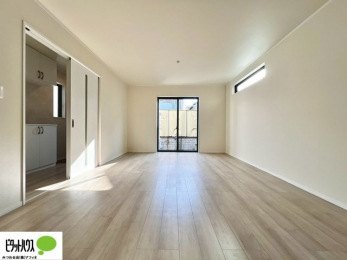 ���r���O�@���r���O����̓L�b�`���ɂ���}�}��p�p��������̂ŁA���q�l���V�񂾂�x�񂾂���S���ĉ߂������Ƃ��ł��܂��B