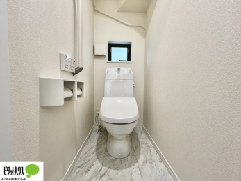 �g�C���@1�E2�K�E�H�V�����b�g�g�C�������B