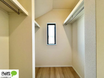 ���̑��@�Ƒ��݂�Ȃ̈ߗނ����[�ł���t�@�~���[�N���[�[�b�g�B