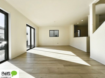 ���r���O�@�傫�ȑ�����ۓI�ȃ��r���O�́A�������邢��C�ɂ��Ă���܂��ˁB