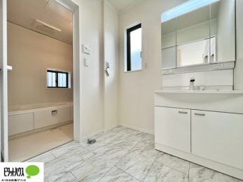 ���ʑ�E���ʏ��@�g���₷���V���v���Ȑ��ʉ��ϑ�B�����̎x�x�͂�������n�܂�܂��B