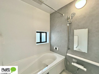 �����@�����̔�������Ă����o�X���[���͍L�X�������B�x���͂��q�l�ƈꏏ�ɗV�тȂ������܂��ˁB