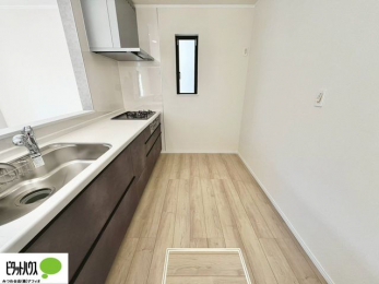 �L�b�`���@�V�z�Ȃ�ł͂̃s�J�s�J�̃L�b�`���͖����̂��������y�������Ă���܂��ˁB